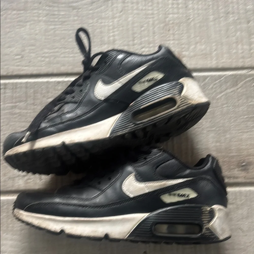 Nike Kids Black and Blue Sneakers - Picture 2 of 7